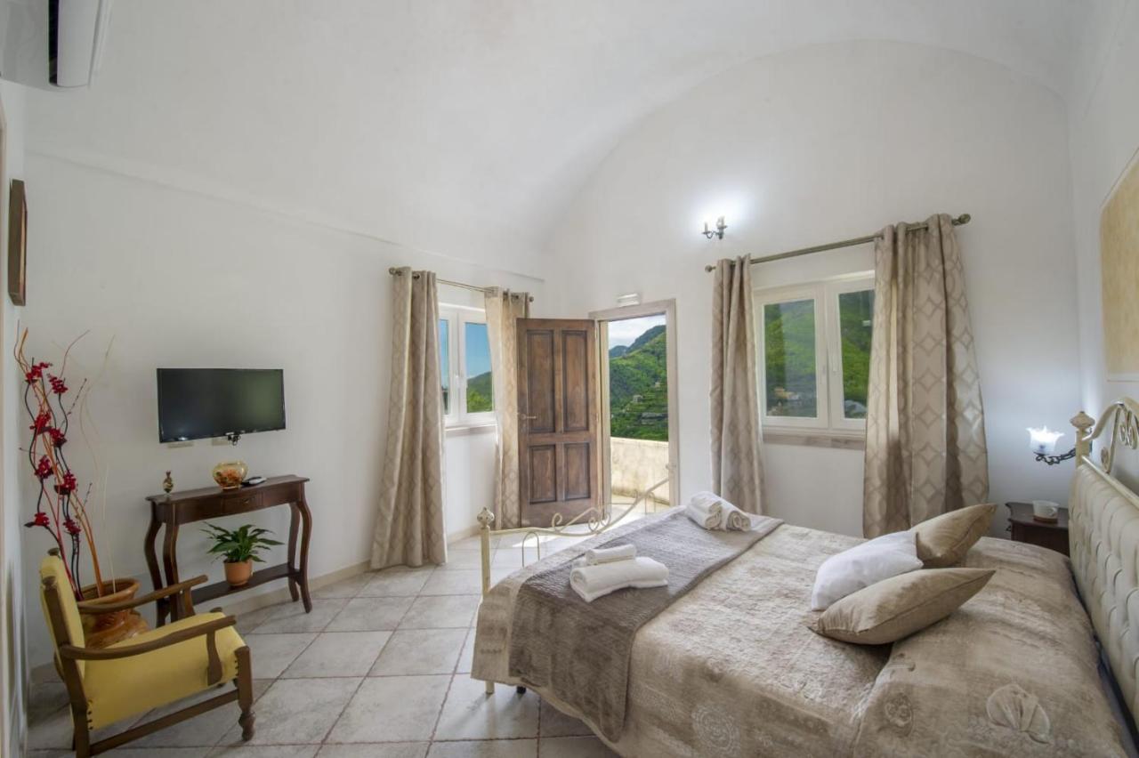 Il Mandorlo * Tramonti