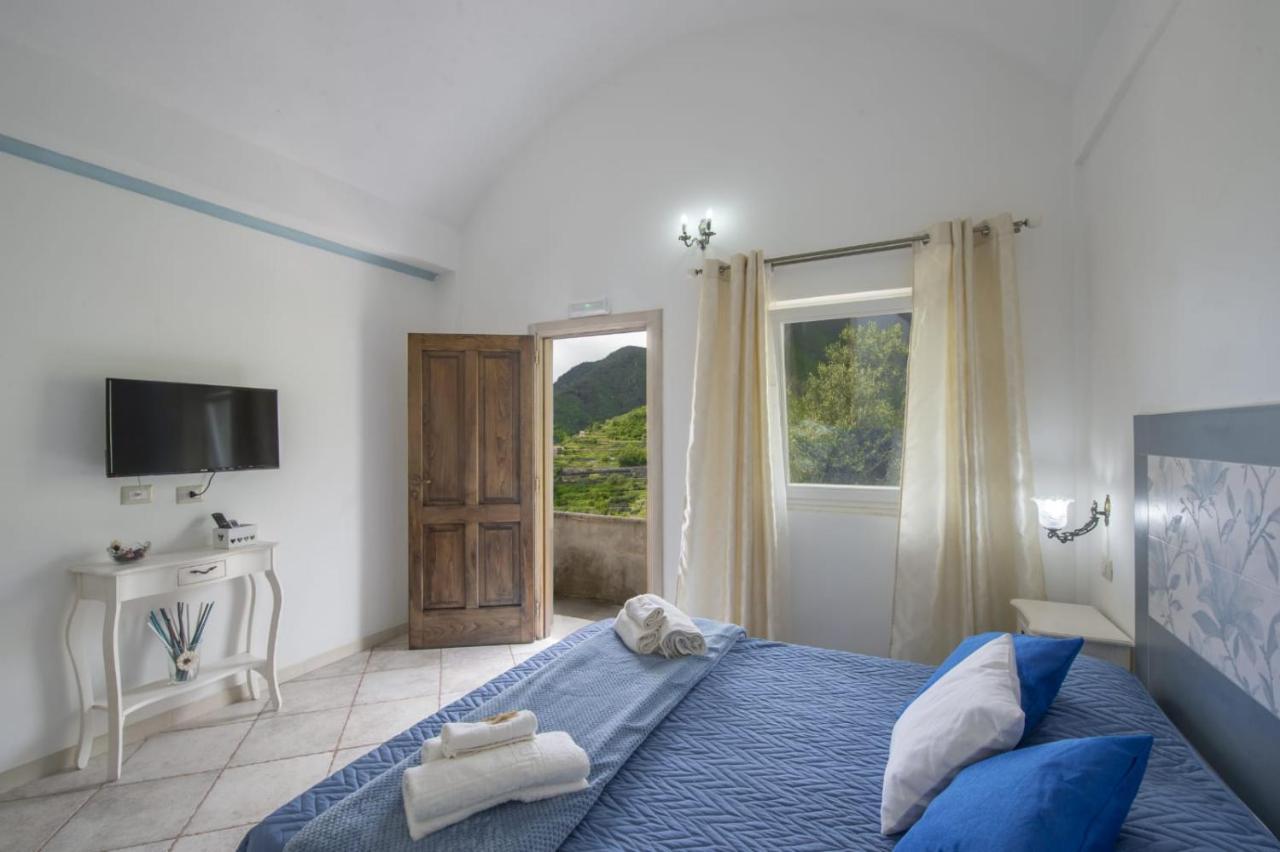 Il Mandorlo * Tramonti